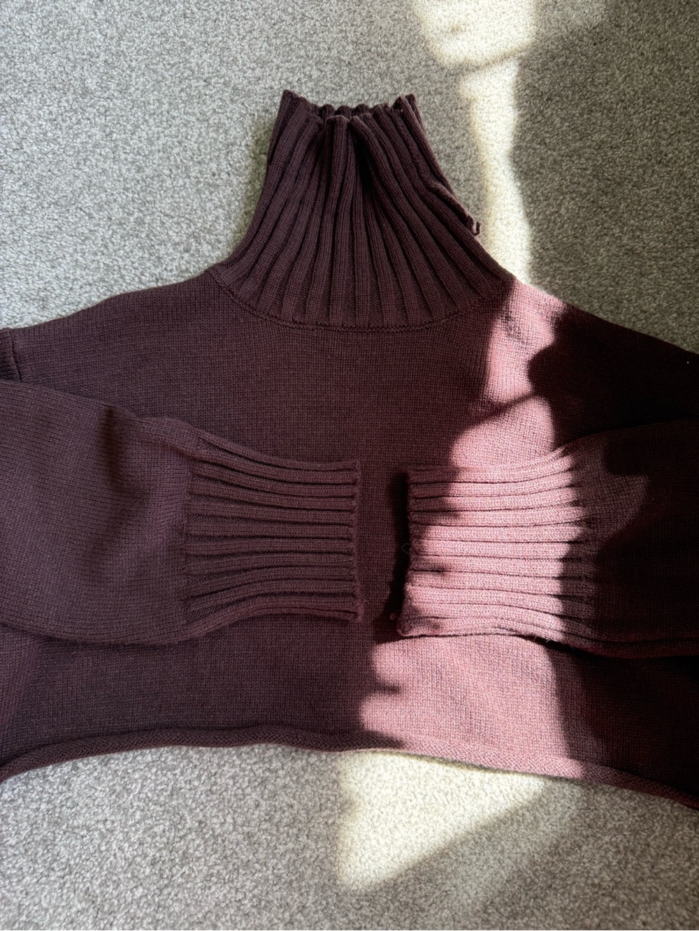 Cropped High-Neck Ribbed Sweater - Picture 2 of 3